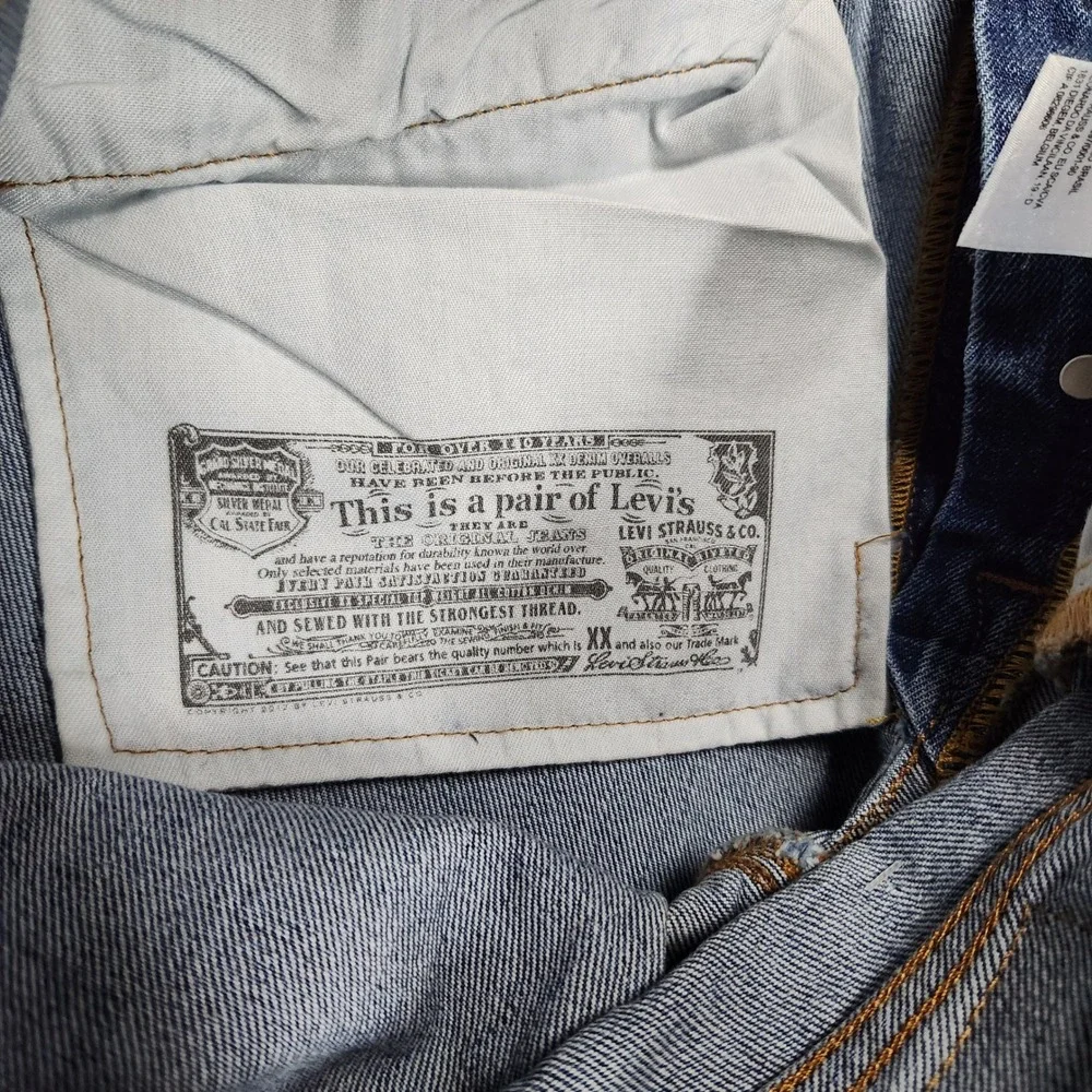 Levis 501 Original Fit Mens Jeans 38x32 Blue Straight Leg Button Fly 005010193